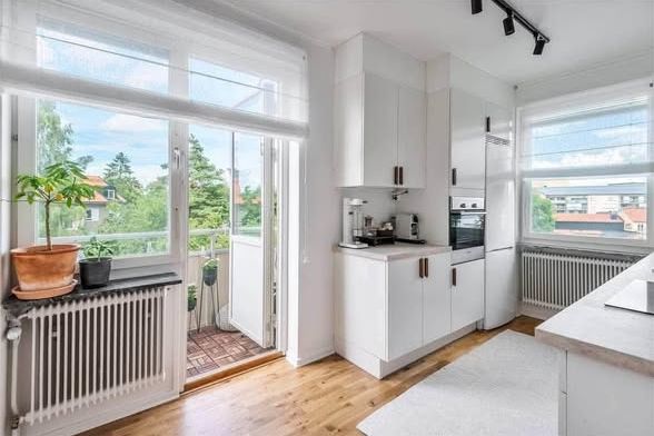 Mysig 2:a med balkong i Huddinge
